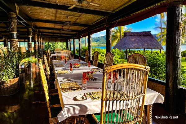 Rondreis Fiji - Nukubati Dining Table - opDroomreis.nu
