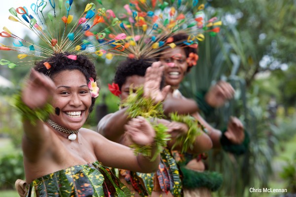 Rondreis Fiji - women meke - opDroomreis.nu